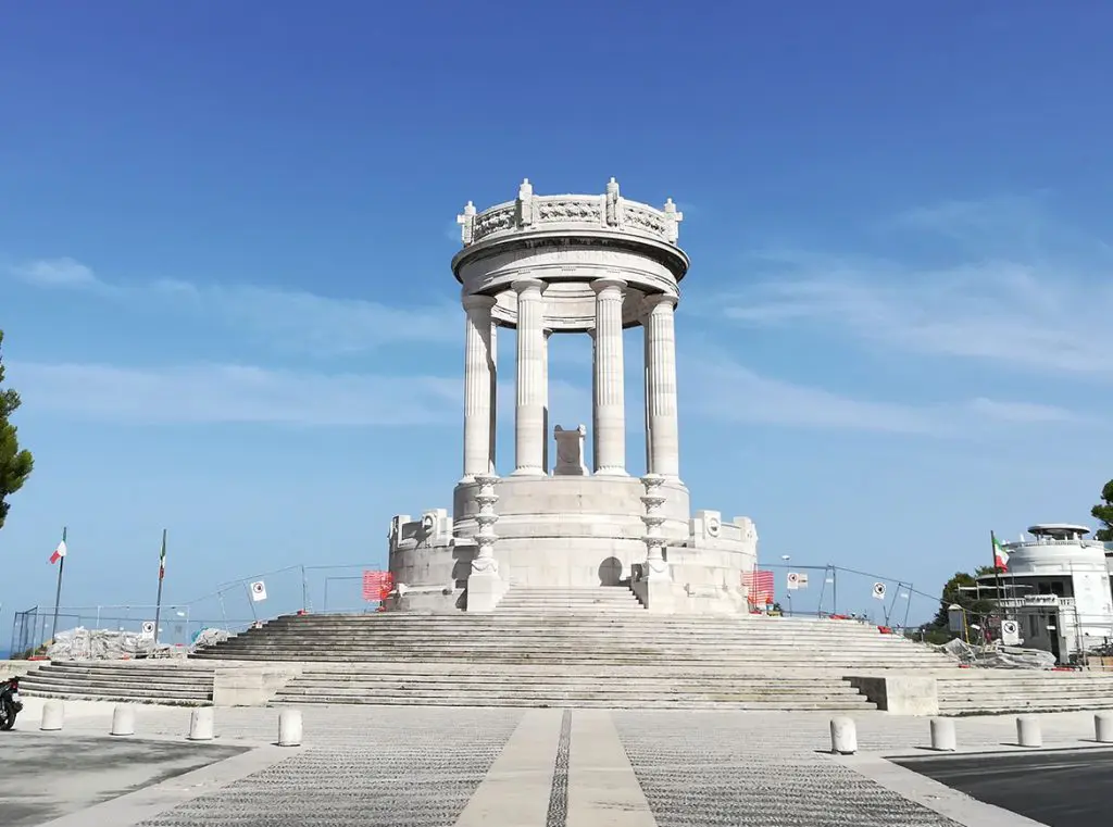 Monumento ai caduti di Ancona