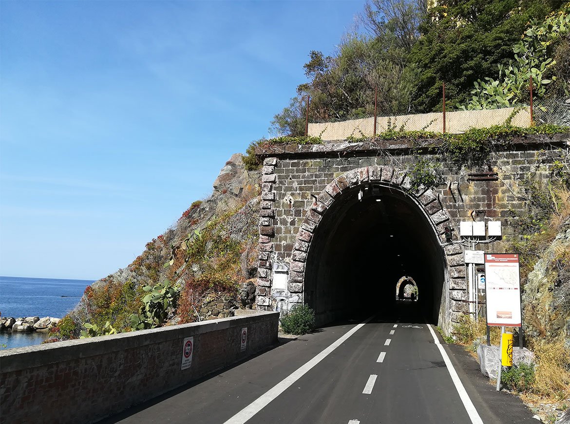Ciclopedonale MareMonti, Liguria