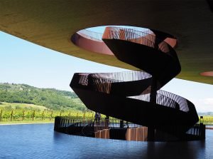 Scala a chiocciola della Cantina Antinori