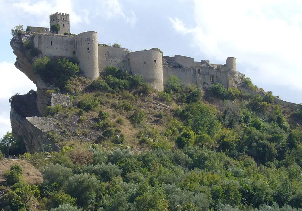 Castello di Roccascalegna ©Wikipedia
