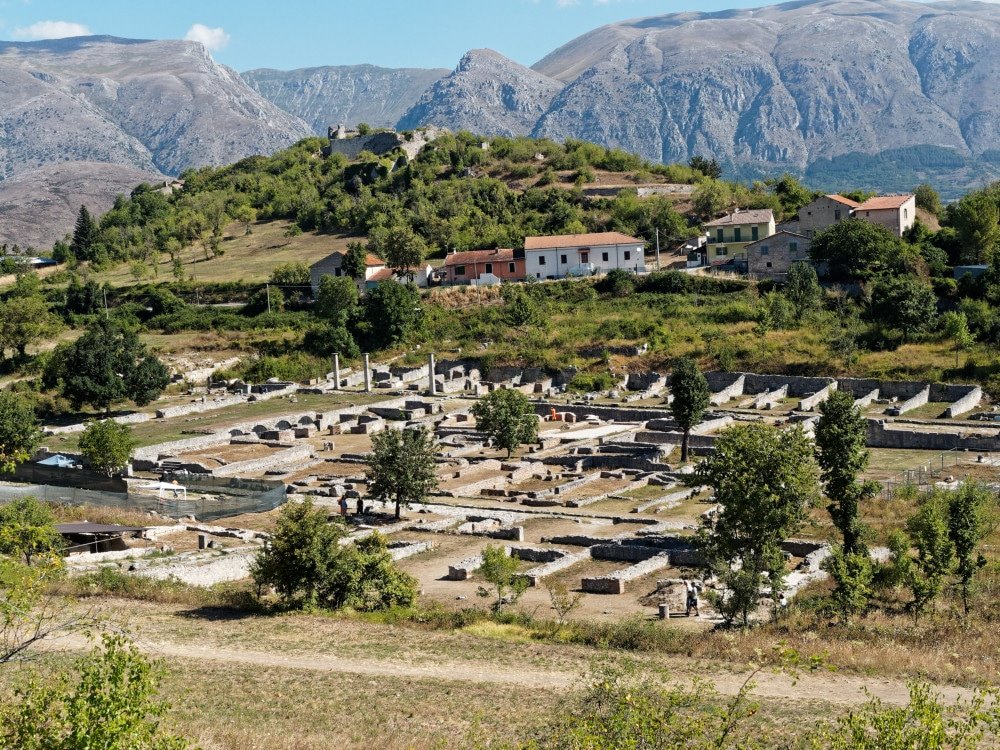 Resti romani di Alba Fucens