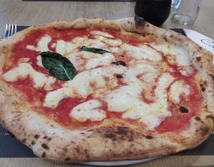 100cosedafareprimadimorire_mangiare la vera pizza napoletana