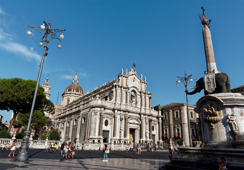 Piazza Duomo, Cattedrale di Sant'Agata e Fontana dell'Elefante a Catania