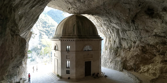 Grotte di Frasassi e dintorni, cosa vedere