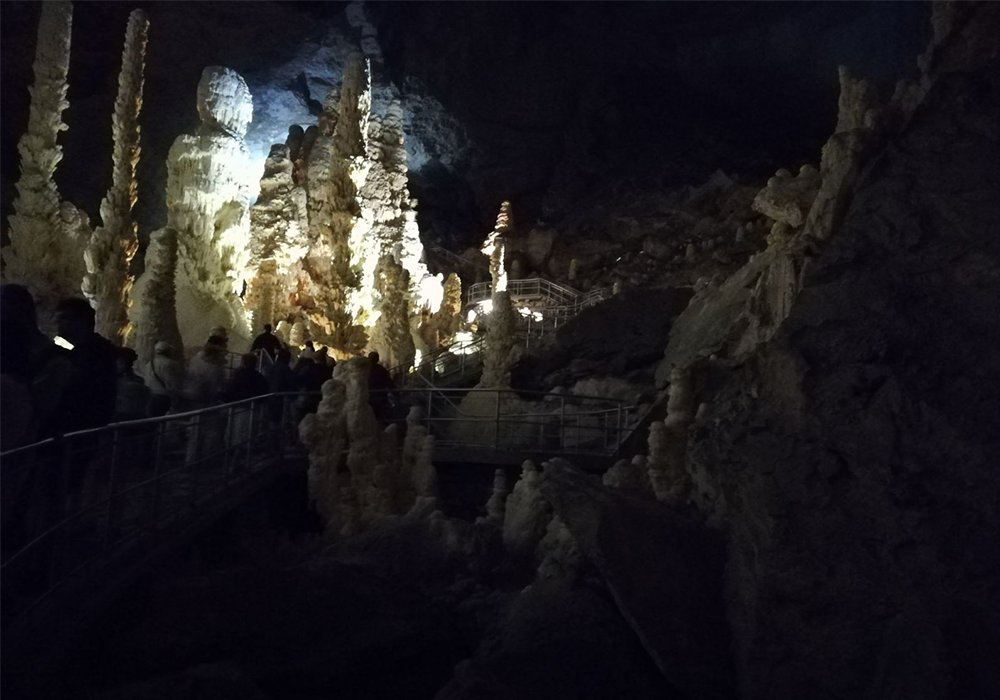 Grotte di Frasassi e dintorni, cosa vedere