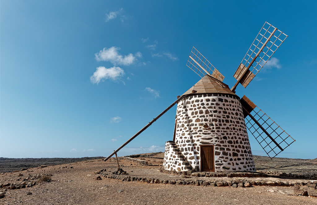 Fuerteventura e i mulini a vento dell'entroterra