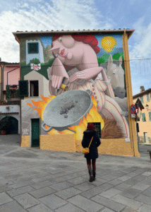 Murales di Zed01 a Riparbella, in Toscana