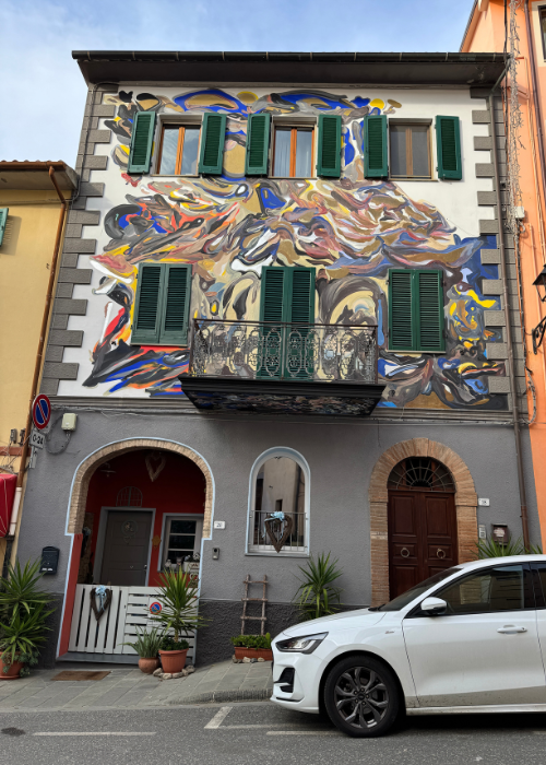 Street art a Riparbella sulle colline pisane