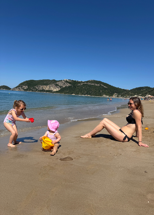 Al mare a Corfù con bambini